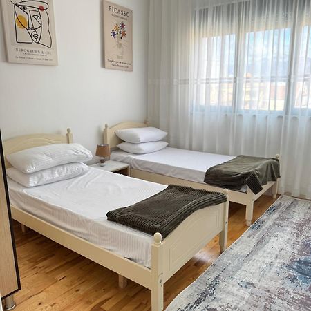 Sol Apartments - 2 Bedrooms Shkoder Ngoại thất bức ảnh