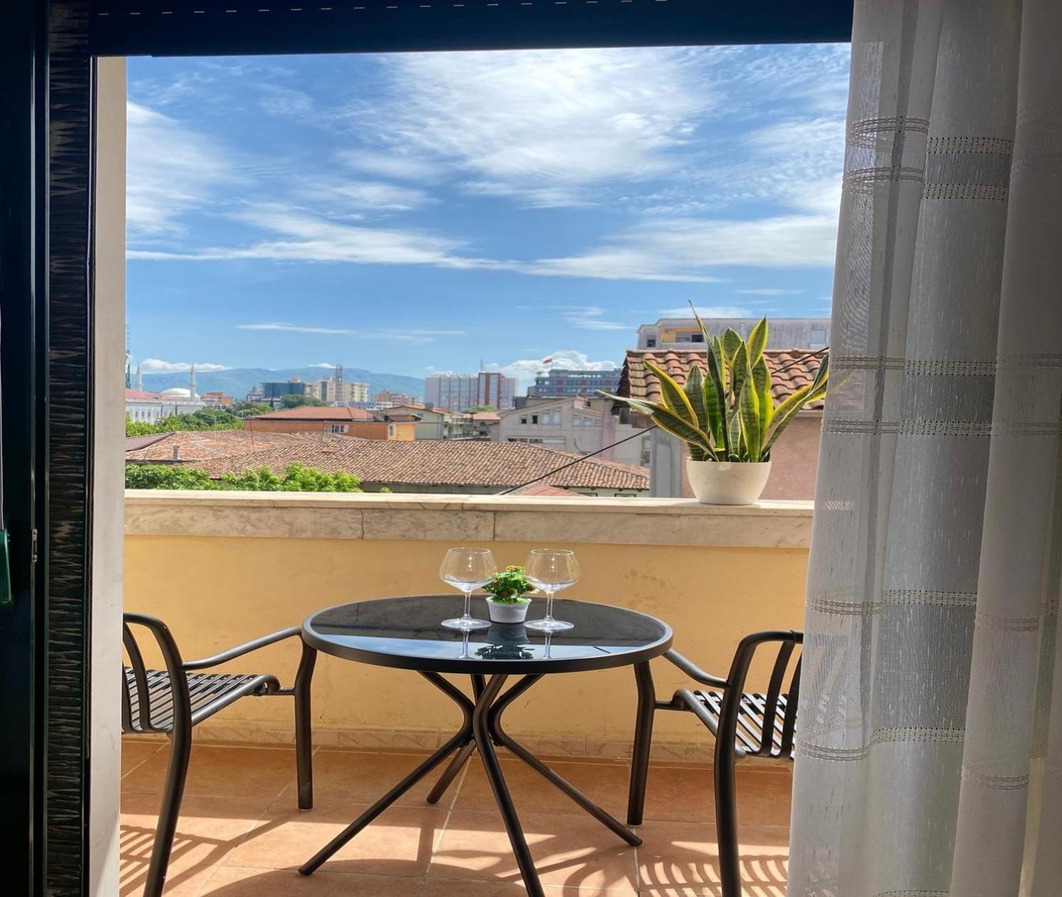 Sol Apartments - 2 Bedrooms Shkoder Ngoại thất bức ảnh